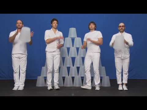 Cães resgatados dançam com os OK Go